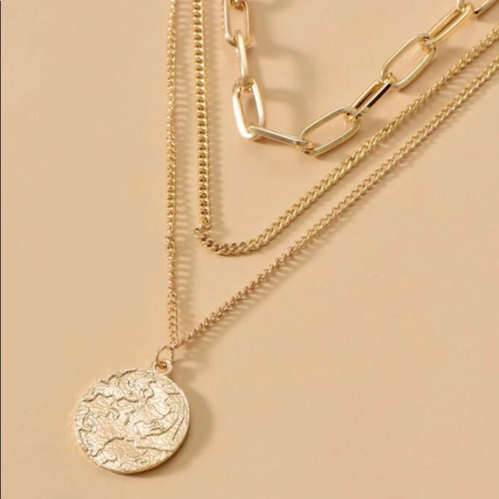 Gold layer chain choker necklace - Picture 3 of 6